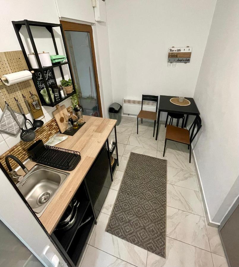 Vis-A-Vis Studio - Gara De Nord Bucureşti Exterior foto